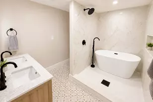 7611 S Ridgeland Ave, Chicago, IL 60649 - Photo 14