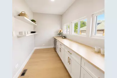 7611 S Ridgeland Avenue, Chicago, IL 60649 - Photo 16