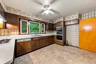 914 Murphy Dr, Joliet, IL 60435 - Photo 8