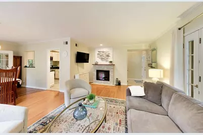9439 Lincolnwood Drive, Evanston, IL 60203 - Photo 4