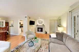 9439 Lincolnwood Dr, Evanston, IL 60203 - Photo 4