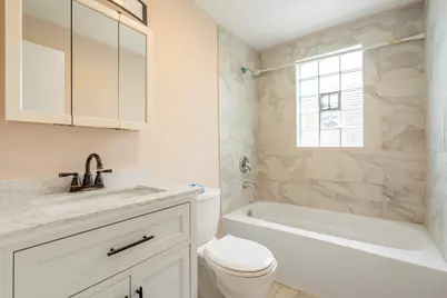 1539 Victoria Avenue, North Chicago, IL 60064 - Photo 8