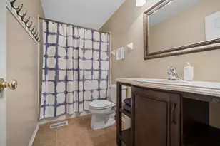 2105 Bent Tree Dr, Geneva, IL 60134 - Photo 16