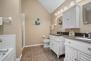 2105 Bent Tree Dr, Geneva, IL 60134 - Photo 12
