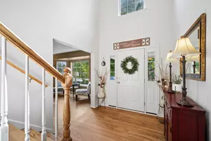 2105 Bent Tree Dr, Geneva, IL 60134 - Photo 2