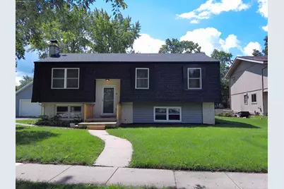 839 Bonniebrook Avenue, Mundelein, IL 60060 - Photo 1