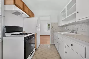 1814 Inner Cir Dr, Crest Hill, IL 60403 - Photo 8