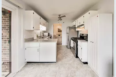 1264 Williamsburg Drive #D1, Schaumburg, IL 60193 - Photo 6