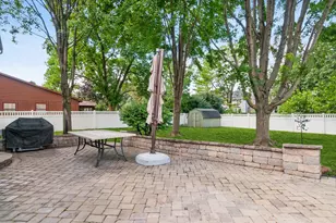 1527 Abbotsford Dr, Naperville, IL 60563 - Photo 14