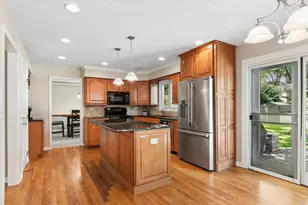 1527 Abbotsford Dr, Naperville, IL 60563 - Photo 4