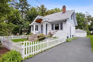 681 Western Ave, Glen Ellyn, IL 60137 - Photo 2