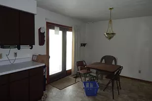 109 E 6th St, Sherrard, IL 61281 - Photo 6