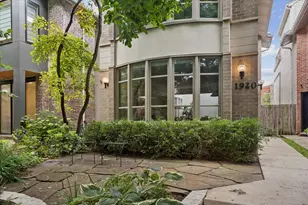 1920 W Potomac Ave, Chicago, IL 60622 - Photo 2