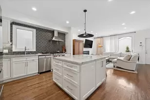 1920 W Potomac Ave, Chicago, IL 60622 - Photo 10