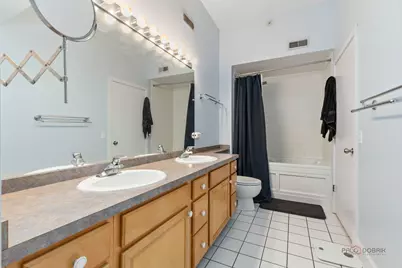 165 N Canal Street #1205, Chicago, IL 60606 - Photo 18