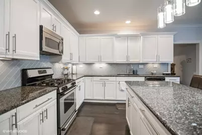 2811 N Bell Avenue #101, Chicago, IL 60618 - Photo 4