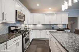 2811 N Bell Ave, Chicago, IL 60618 - Photo 4