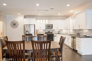 2811 N Bell Ave, Chicago, IL 60618 - Photo 6