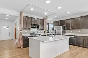 16143 S Lk Vw Rd, Plainfield, IL 60586 - Photo 6