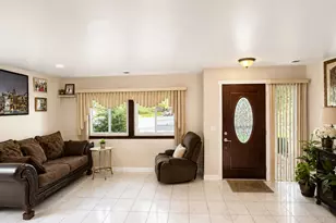 1457 Fremont Dr, Hanover Park, IL 60133 - Photo 4
