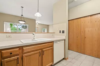 3 4 Seasons Court, Elmhurst, IL 60126 - Photo 10
