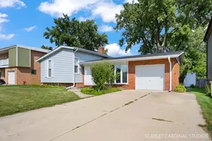 705 S School St, Lombard, IL 60148 - Photo 2