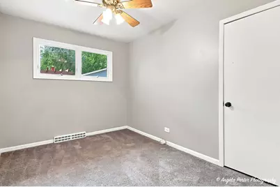 534 Whitney Avenue, Winthrop Harbor, IL 60096 - Photo 12