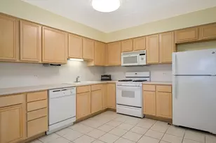 7071 W Touhy Ave, Niles, IL 60714 - Photo 10