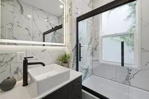 7545 S Rhodes Ave, Chicago, IL 60619 - Photo 6