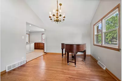 600 Florence Drive, Park Ridge, IL 60068 - Photo 8