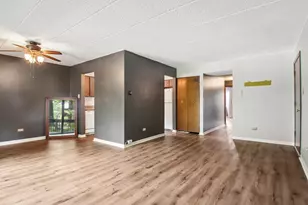 9555 SW Hwy, Oak Lawn, IL 60453 - Photo 2