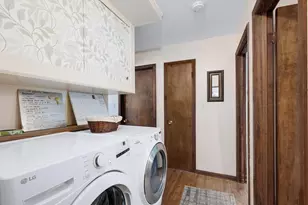 6 Ridgewood Rd, Elk Grove Village, IL 60007 - Photo 16