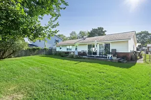 6 Ridgewood Rd, Elk Grove Village, IL 60007 - Photo 18