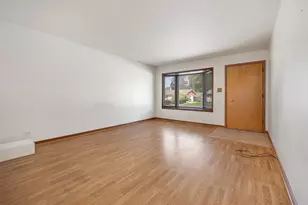 1086 Hickory Ln, Elk Grove Village, IL 60007 - Photo 2