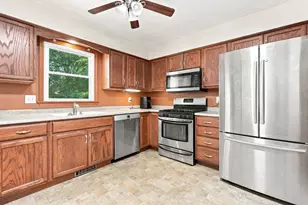 105 Spruce Dr, Colona, IL 61241 - Photo 8
