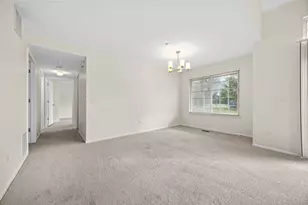 460 Mayflower Ln, Bartlett, IL 60103 - Photo 14