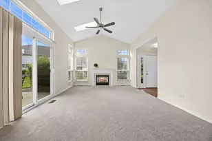 460 Mayflower Ln, Bartlett, IL 60103 - Photo 10
