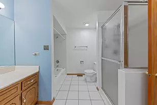 9981 Constitution Dr, Orland Park, IL 60462 - Photo 12