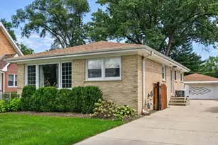 8211 Mango Ave, Morton Grove, IL 60053 - Photo 2