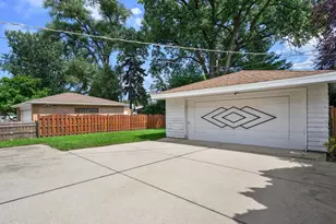8211 Mango Ave, Morton Grove, IL 60053 - Photo 16