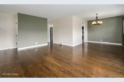 8211 Mango Avenue, Morton Grove, IL 60053 - Photo 4