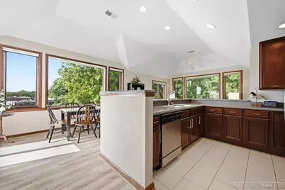 100 N River Lane #401, Geneva, IL 60134 - Photo 4