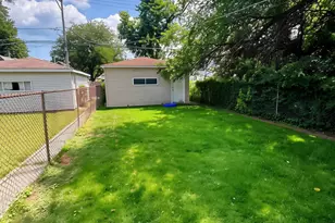 8041 S Woodlawn Ave, Chicago, IL 60619 - Photo 16