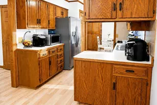 705 E Edgelawn Dr, Plano, IL 60545 - Photo 8