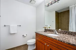 160 E Illinois St, Chicago, IL 60611 - Photo 12