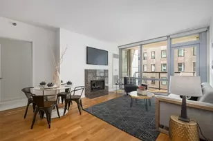160 E Illinois St, Chicago, IL 60611 - Photo 2