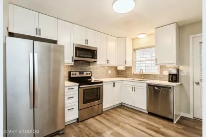 104 E Winchester Road #F, Libertyville, IL 60048 - Photo 2