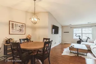 104 E Winchester Rd, Libertyville, IL 60048 - Photo 4