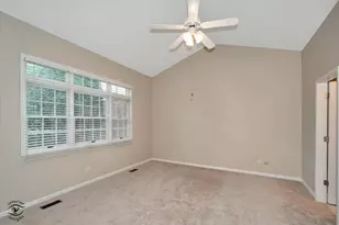 8641 Pearson Dr, Darien, IL 60561 - Photo 12