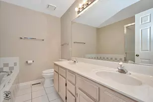 8641 Pearson Dr, Darien, IL 60561 - Photo 14